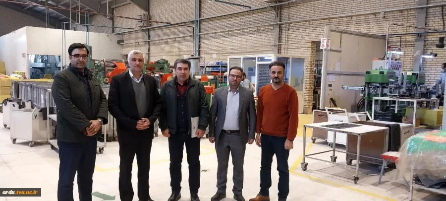 در قالب اردوهای راهیان پیشرفت، کارکنان حوزه معاونت آموزشی، پژوهشی، فناوری و ارتباط با صنعت دانشگاه از شرکت طنین پیک سبلان (بتا اسپورت)بازدید بعمل آوردند. 2