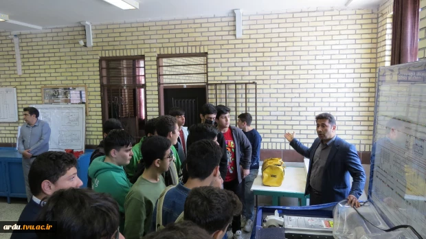 دانش آموزان دبیرستان علامه دهخدا از دانشگاه فنی و حرفه ای واحد اردبیل بازدید کردند 15