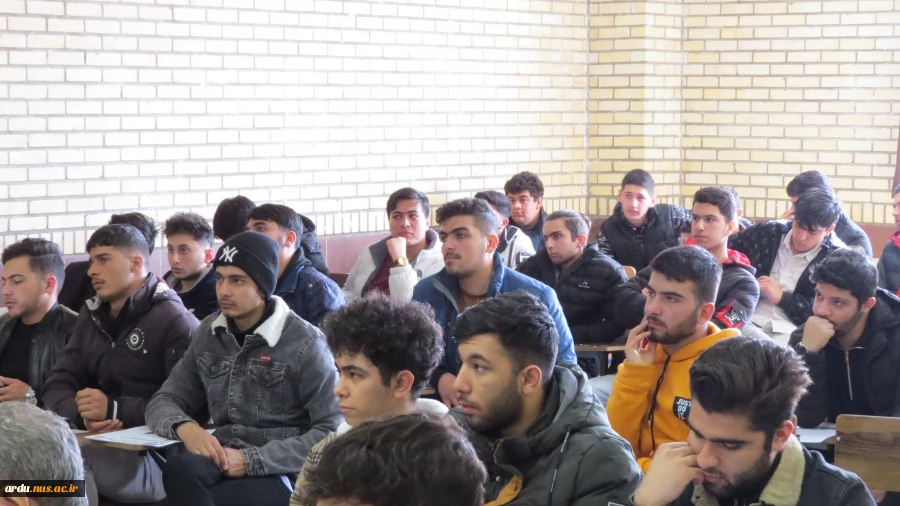 «جلسه توجیهی دانشجویان ورودی جدید بهمن 1403» برگزار شد 28