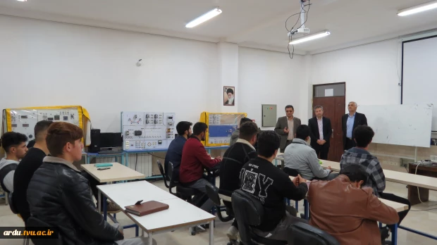 بازدید رئیس دانشگاه ملی مهارت واحد استانی اردبیل از برگزاری کلاس های درس 4