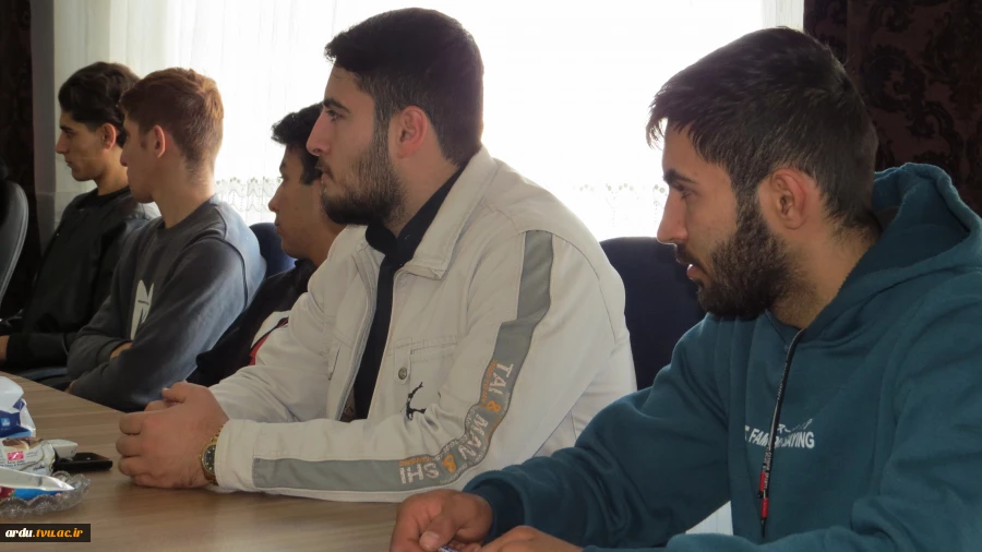 اولین نشست بصیرتی کانون بسیج اساتید، کارکنان و دانشجویی دانشگاه مهارت اردبیل برگزار شد 10