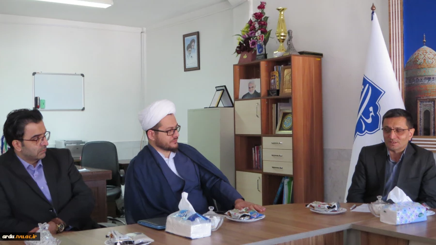 اولین نشست بصیرتی کانون بسیج اساتید، کارکنان و دانشجویی دانشگاه مهارت اردبیل برگزار شد 15