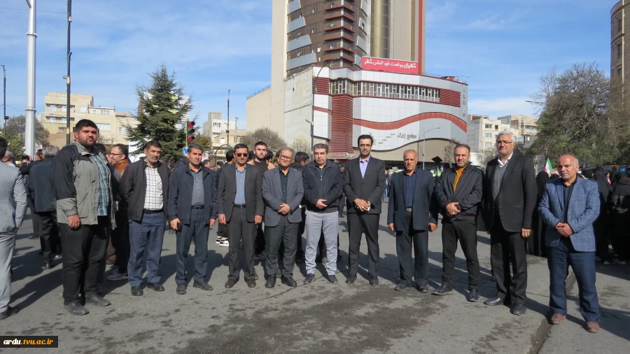 حضور دانشگاهیان دانشگاه ملی مهارت واحد استانی اردبیل در راهپیمایی یوم الله ۱۳ آبان-گزارش تصویری 13