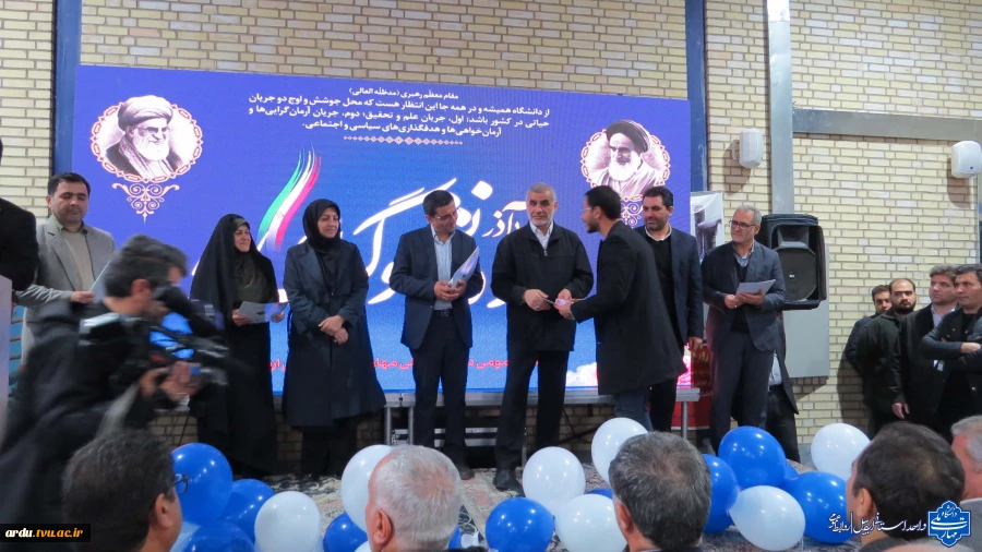 گالری تصاویر گرامیداشت روز دانشجو در دانشگاه ملی مهارت واحد استانی اردبیل-۱۴۰۴ 100