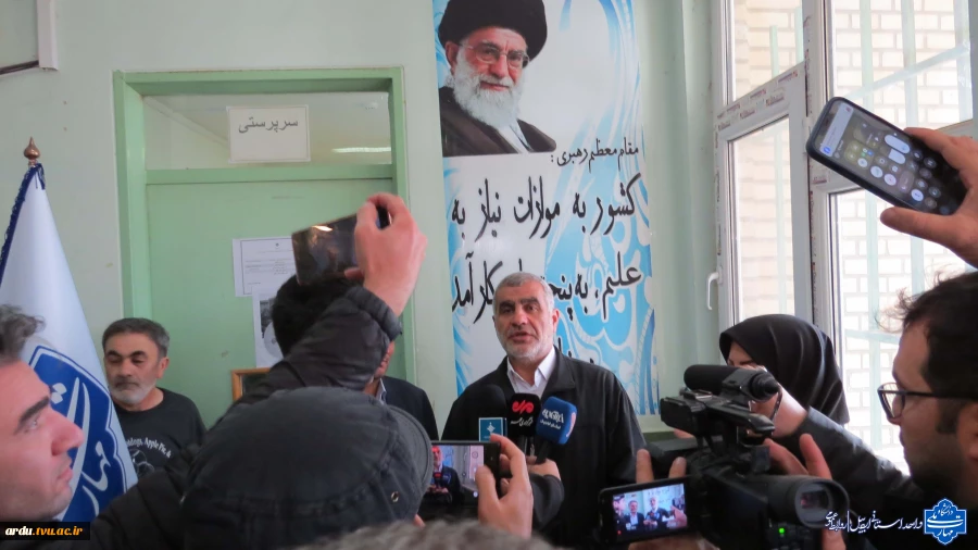 گالری تصاویر گرامیداشت روز دانشجو در دانشگاه ملی مهارت واحد استانی اردبیل-۱۴۰۴ 100