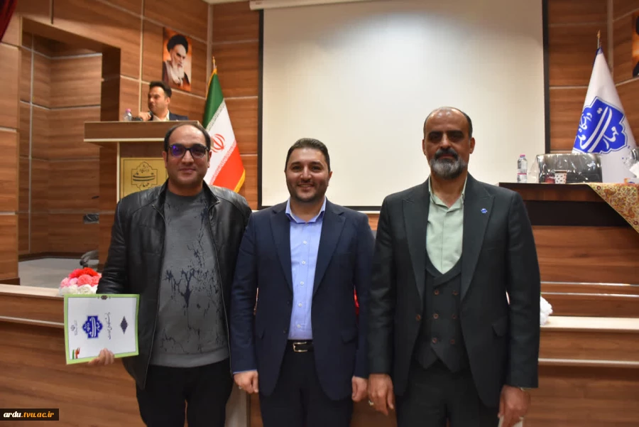 رئیس اداره امور مالی واحد استانی اردبیل به عنوان «عامل مالی برگزیده سال ۱۴۰۴ دانشگاه ملی مهارت» معرفی شد 5