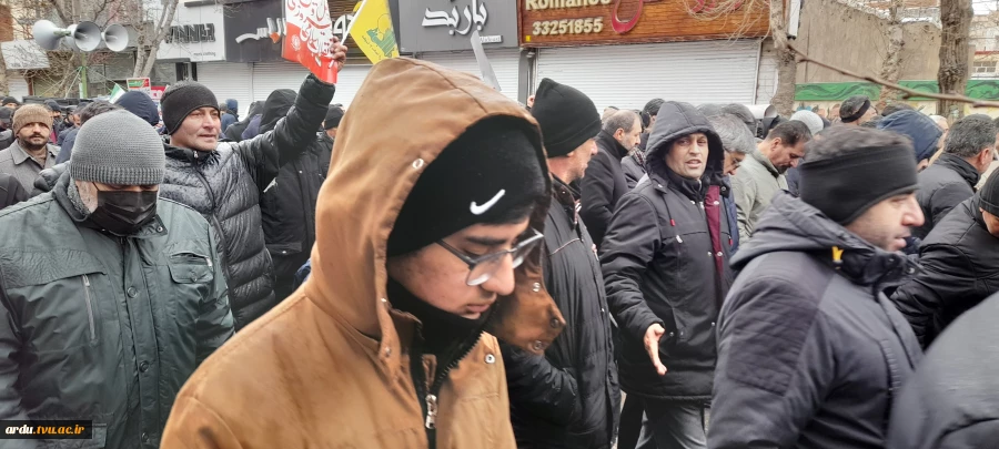 حضور گسترده و پرشور کارکنان دانشگاه در مراسم راهپیمایی یوم‌الله ۲۲ بهمن 12