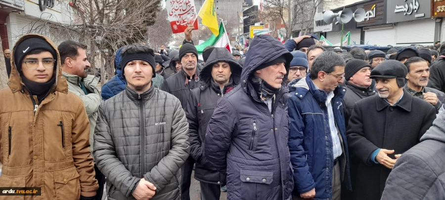 حضور گسترده و پرشور کارکنان دانشگاه در مراسم راهپیمایی یوم‌الله ۲۲ بهمن 13