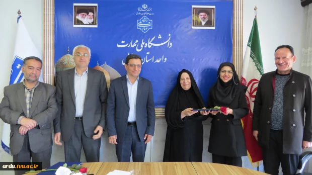 رئیس دانشگاه ملی مهارت واحد استانی اردبیل در مراسم تجلیل از سرآمدان آموزشی؛
برتری دانشگاه ملی مهارت در اشتغال‌زایی؛ مرهون ماهیت عملی سرفصل‌های آموزشی است 2