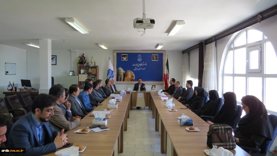 رئیس دانشگاه ملی مهارت واحد استانی اردبیل در مراسم تجلیل از سرآمدان آموزشی؛
برتری دانشگاه ملی مهارت در اشتغال‌زایی؛ مرهون ماهیت عملی سرفصل‌های آموزشی است 2