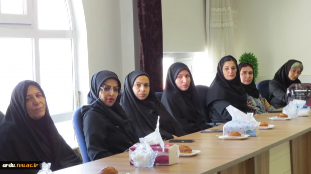 رئیس دانشگاه ملی مهارت واحد استانی اردبیل در مراسم تجلیل از سرآمدان آموزشی؛
برتری دانشگاه ملی مهارت در اشتغال‌زایی؛ مرهون ماهیت عملی سرفصل‌های آموزشی است 2
