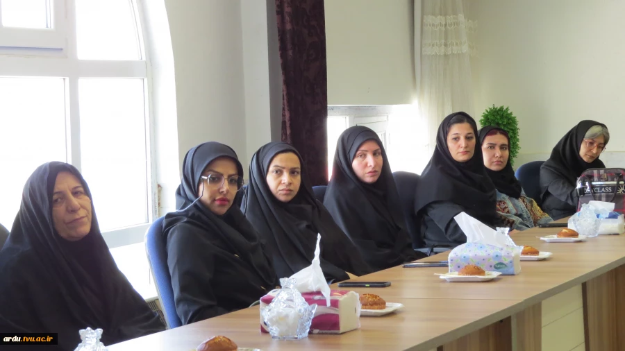 رئیس دانشگاه ملی مهارت واحد استانی اردبیل در مراسم تجلیل از سرآمدان آموزشی؛
برتری دانشگاه ملی مهارت در اشتغال‌زایی؛ مرهون ماهیت عملی سرفصل‌های آموزشی است 2