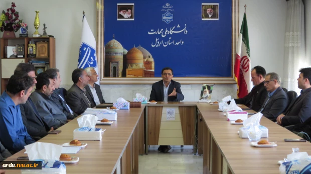 رئیس دانشگاه ملی مهارت واحد استانی اردبیل در مراسم تجلیل از سرآمدان آموزشی؛
برتری دانشگاه ملی مهارت در اشتغال‌زایی؛ مرهون ماهیت عملی سرفصل‌های آموزشی است 2
