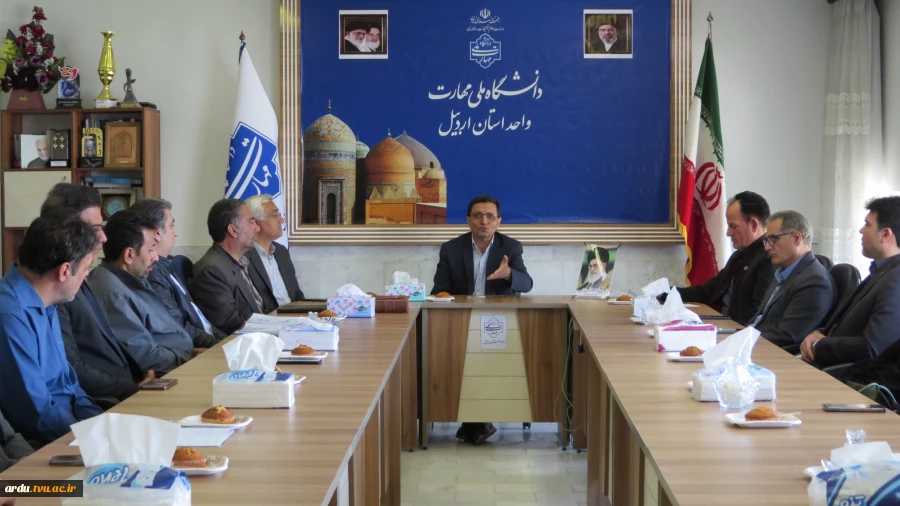 رئیس دانشگاه ملی مهارت واحد استانی اردبیل در مراسم تجلیل از سرآمدان آموزشی؛
برتری دانشگاه ملی مهارت در اشتغال‌زایی؛ مرهون ماهیت عملی سرفصل‌های آموزشی است 2