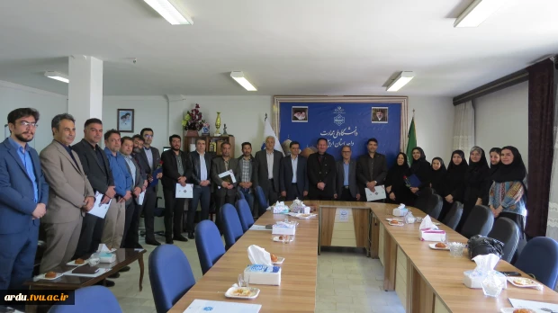 رئیس دانشگاه ملی مهارت واحد استانی اردبیل در مراسم تجلیل از سرآمدان آموزشی؛
برتری دانشگاه ملی مهارت در اشتغال‌زایی؛ مرهون ماهیت عملی سرفصل‌های آموزشی است 2