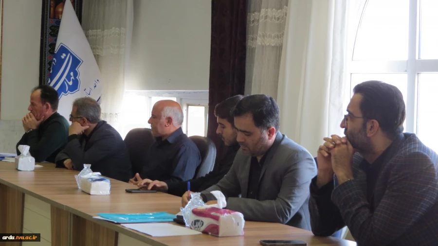 جلسه شورای فرهنگی دانشگاه با محوریت اعزام دانشگاهیان به مراسم تشییع رهبر شهید امت برگزار شد 3