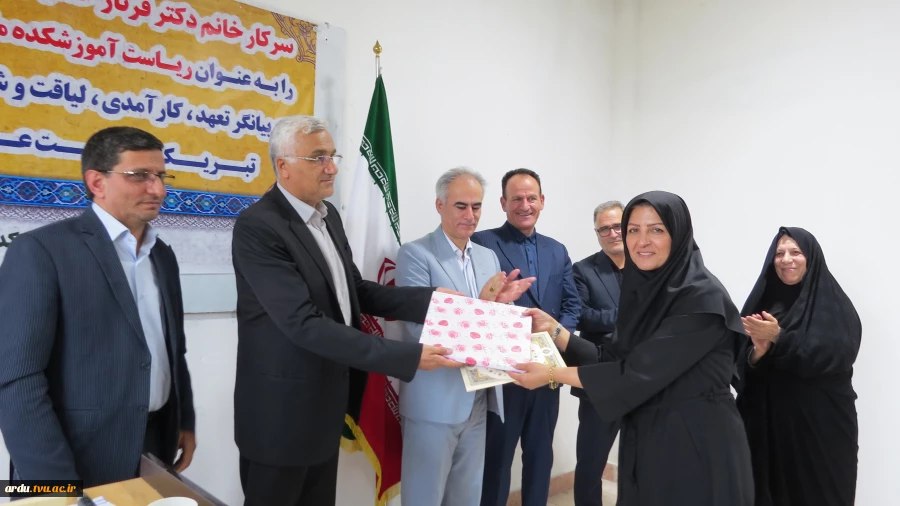 مراسم تکریم و معارفه سرپرست آموزشکده ملی مهارت دختران اردبیل برگزار شد 9