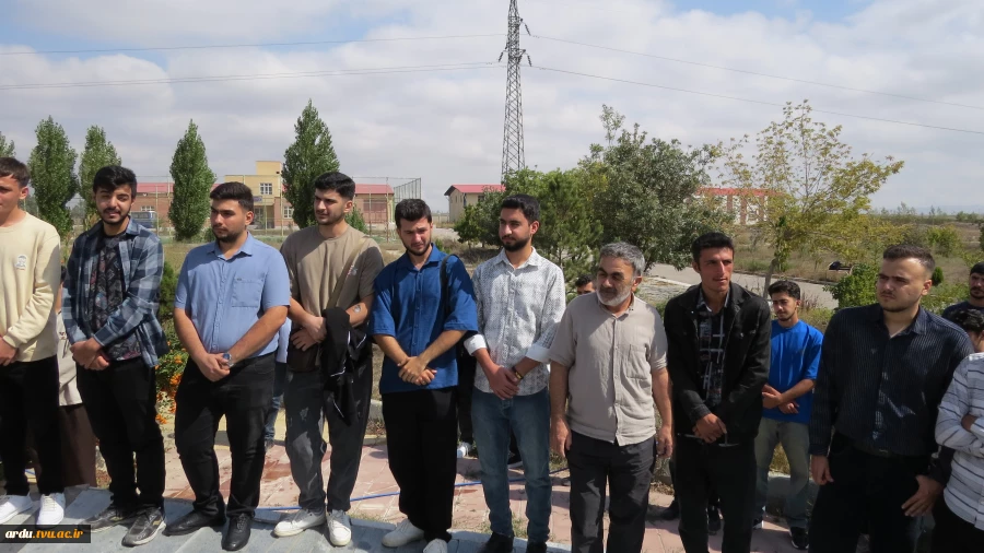 همزمان با آغاز سال تحصیلی جدید و با حضور گسترده دانشگاهیان؛
آیین اهتزاز پرچم جمهوری اسلامی ایران در مراکز دانشگاه ملی مهارت واحد استانی اردبیل برگزار شد 3