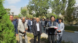 همزمان با آغاز سال تحصیلی جدید و با حضور گسترده دانشگاهیان؛
آیین اهتزاز پرچم جمهوری اسلامی ایران در مراکز دانشگاه ملی مهارت واحد استانی اردبیل برگزار شد 4