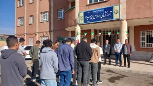 همزمان با آغاز سال تحصیلی جدید و با حضور گسترده دانشگاهیان؛
آیین اهتزاز پرچم جمهوری اسلامی ایران در مراکز دانشگاه ملی مهارت واحد استانی اردبیل برگزار شد 4