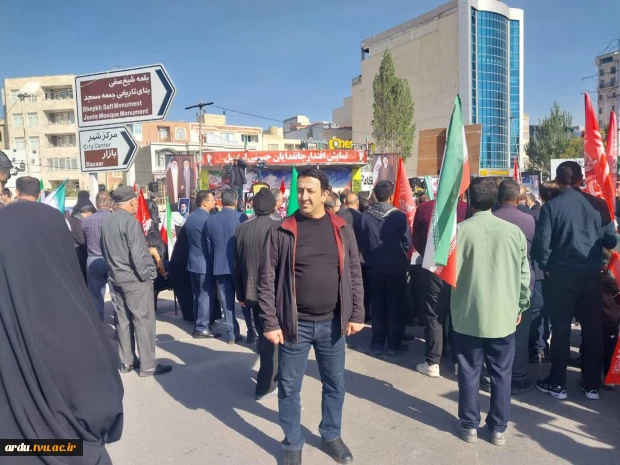 حضور گسترده دانشگاهیان دانشگاه ملی مهارت واحد استانی اردبیل در اجتماع بزرگ «جان‌فدایان ۱۰۰ هزار نفری اردبیل» 27